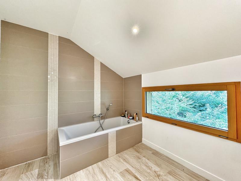 Maison - 179 m² - 6 pièces