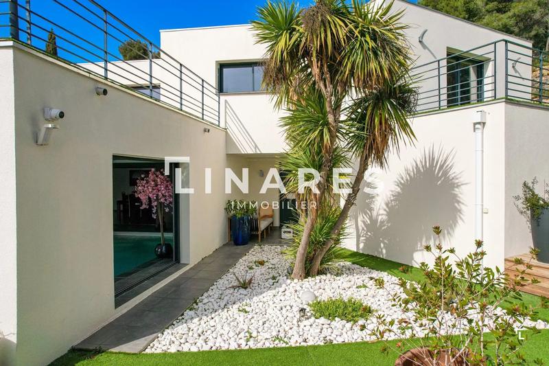 Maison - 200 m² - 4 pièces