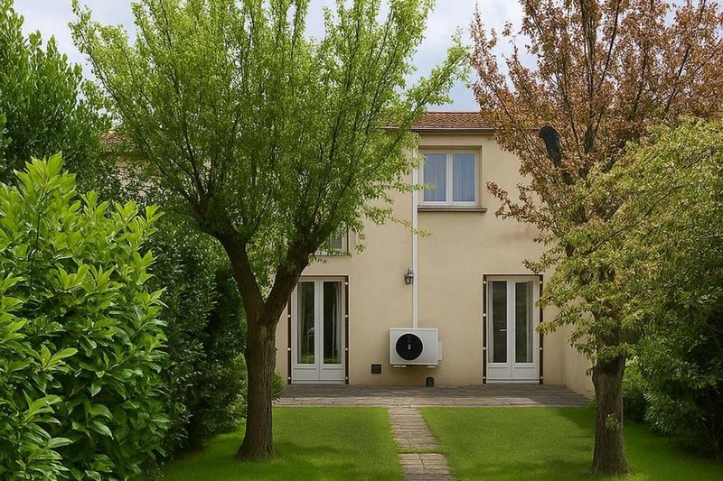 Maison - 99 m² - 4 pièces