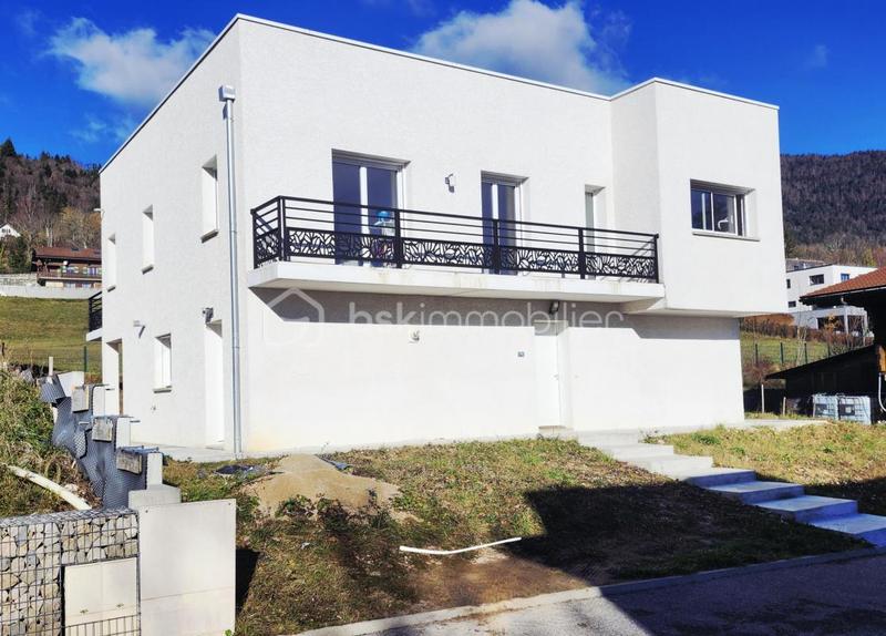 Maison - 170 m² - 6 pièces