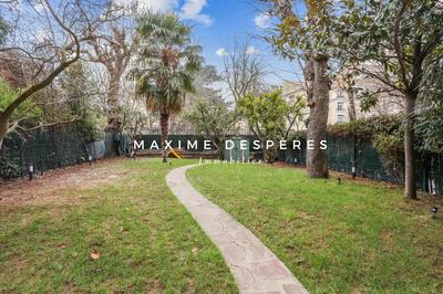 Appartement - 234 m² - 7 pièces