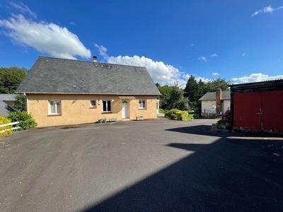 Maison - 93 m² - 5 pièces