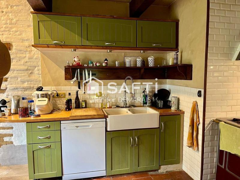 Maison - 242 m² - 5 pièces