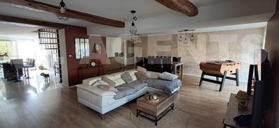 Maison - 256 m² - 12 pièces