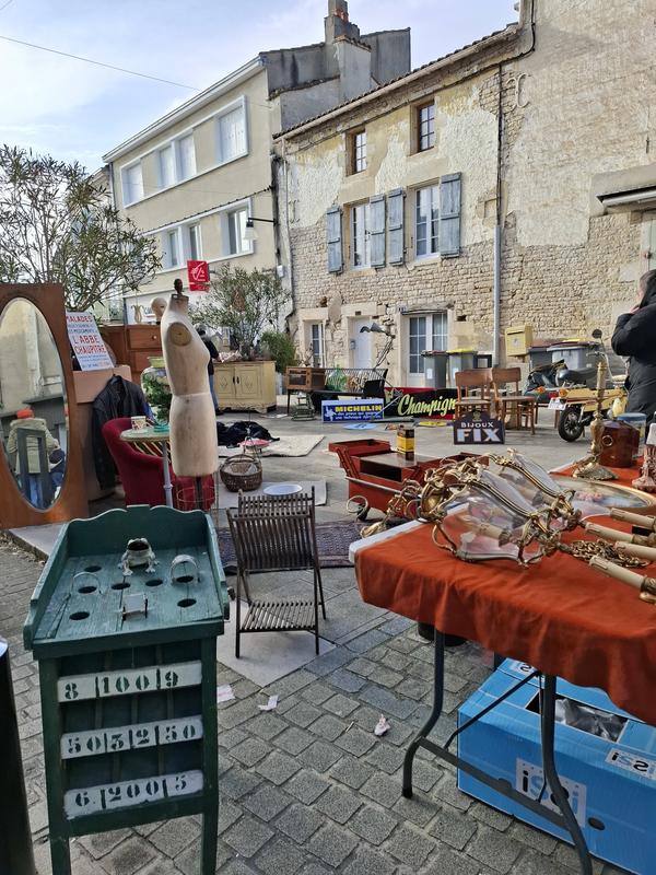 Brocante de professionnels à Mauzé-sur-le-Mignon