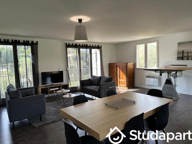 Appartement - 120 m² - 5 pièces