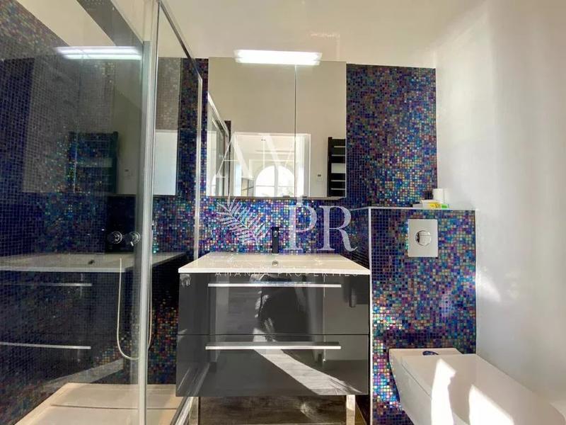 Appartement - 125 m² - 5 pièces