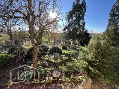 Propriété - 207 m² - 6 pièces