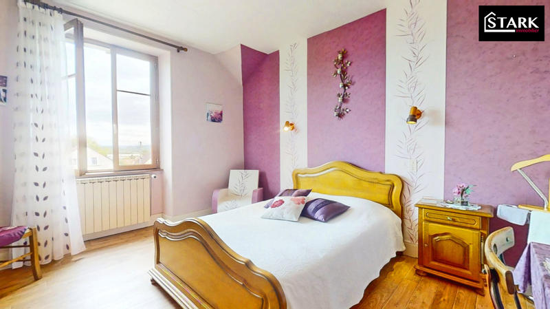 Maison - 185 m² - 11 pièces