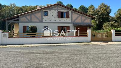 Maison - 238 m² - 6 pièces