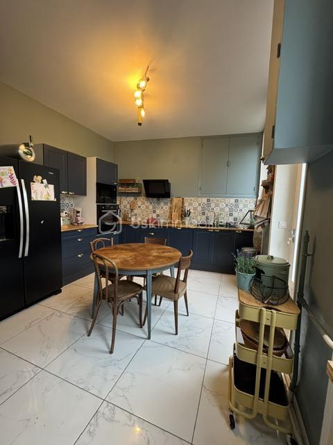 Maison - 276 m² - 8 pièces