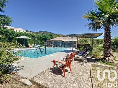 Maison - 330 m² - 12 pièces