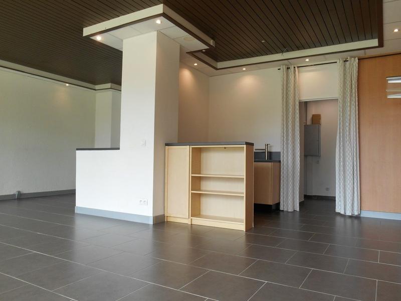 Local commercial - 74 m² - 2 pièces