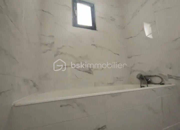 Maison - 143 m² - 5 pièces