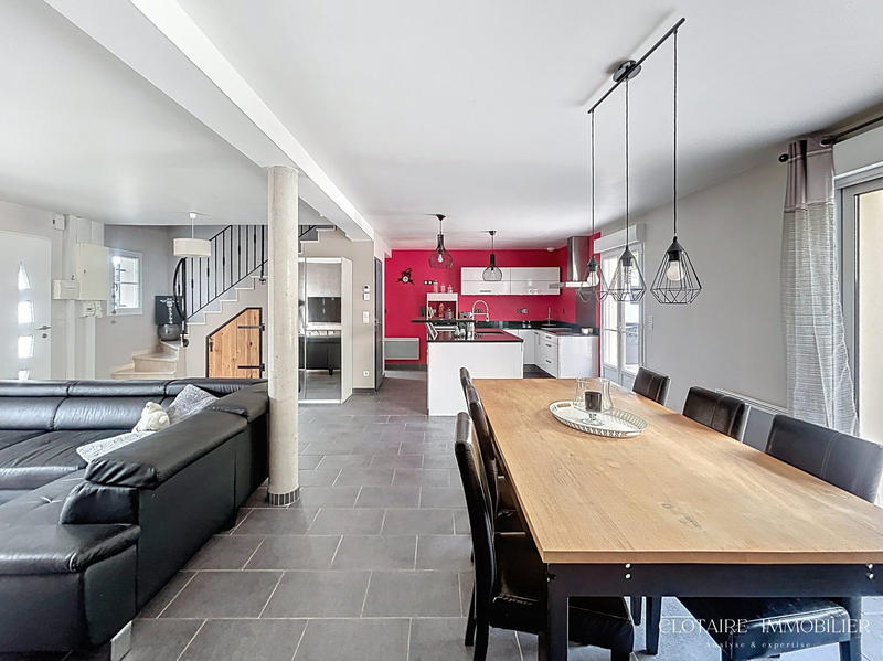 Maison - 140 m² - 6 pièces