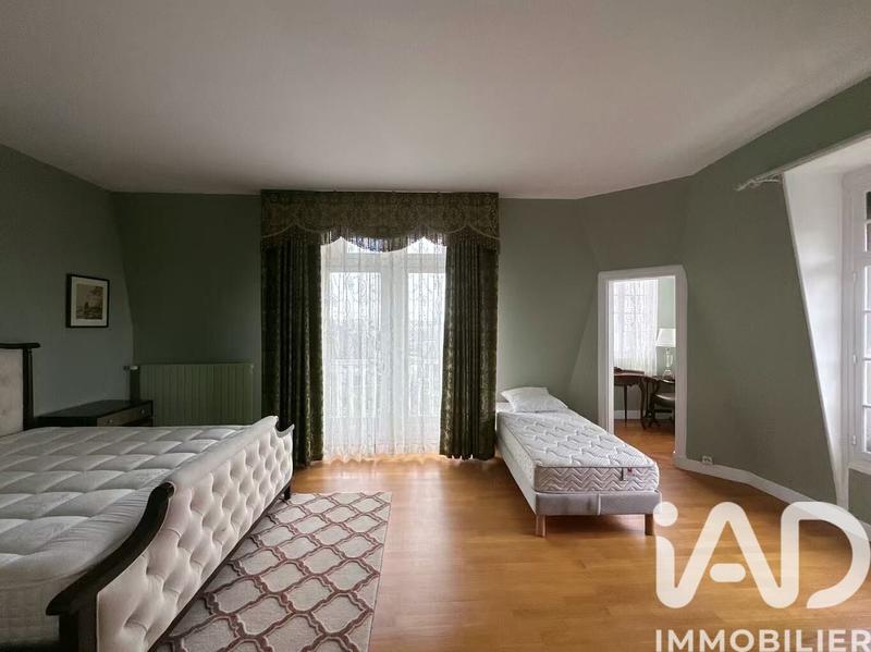 Château - 413 m² - 11 pièces