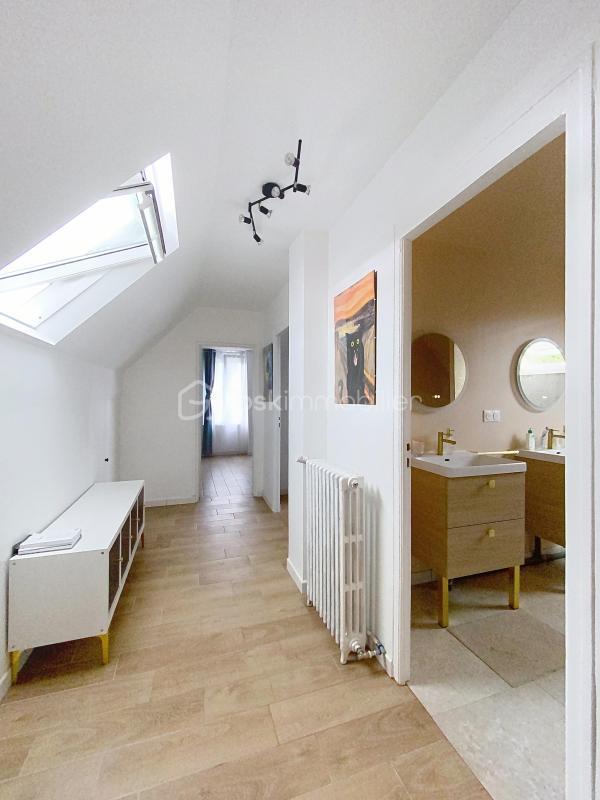 Maison traditionnelle - 135 m² - 7 pièces