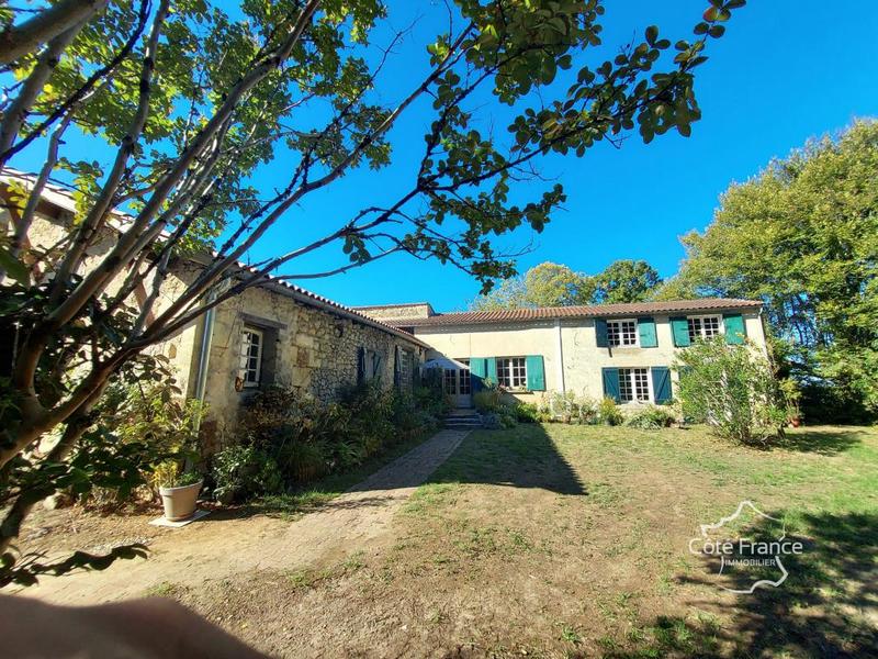 Maison en pierre - 180 m² - 7 pièces