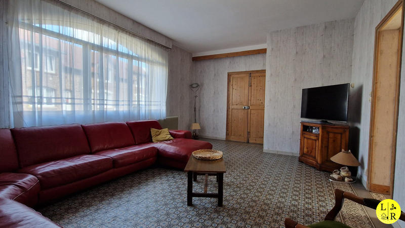 Maison - 241 m² - 8 pièces