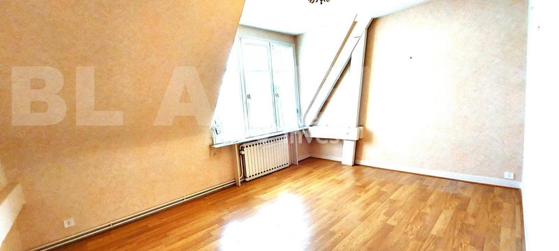 Maison - 233 m² - 9 pièces