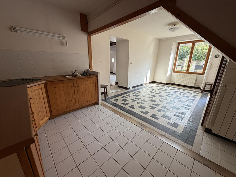 Maison - 218 m² - 9 pièces