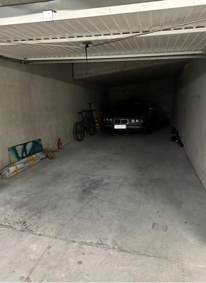 Parking / Garage