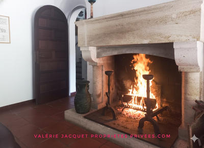 Maison - 240 m² - 7 pièces