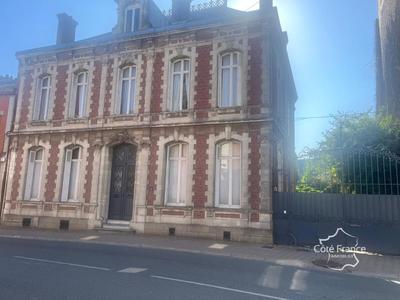 Propriété - 352 m² - 12 pièces