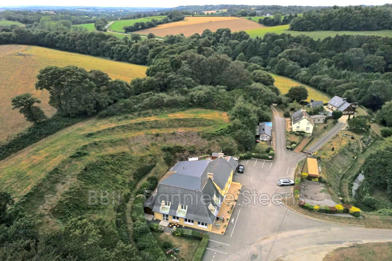 Maison - 340 m² - 12 pièces