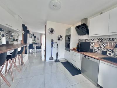 Maison - 95 m² - 6 pièces