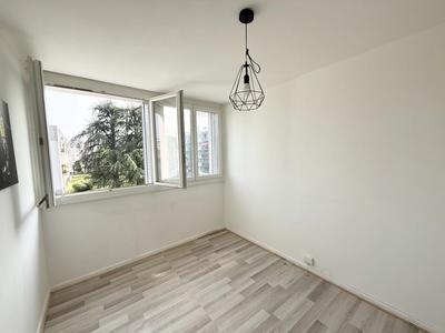 Appartement - 70 m² - 4 pièces