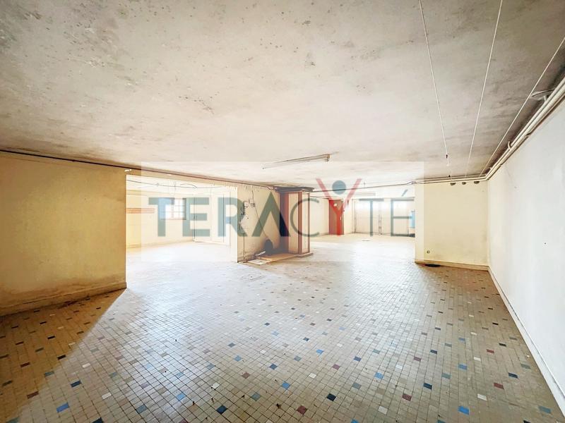 Maison traditionnelle - 216 m² - 7 pièces