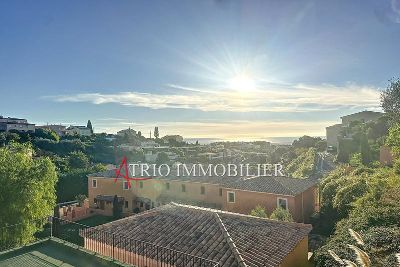 Maison - 102 m² - 4 pièces