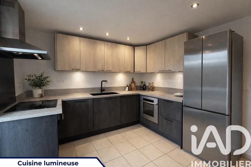 Maison - 180 m² - 11 pièces