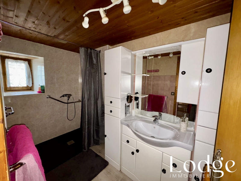 Maison - 350 m² - 7 pièces