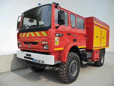 Renault Midliner M210 4x4 4p