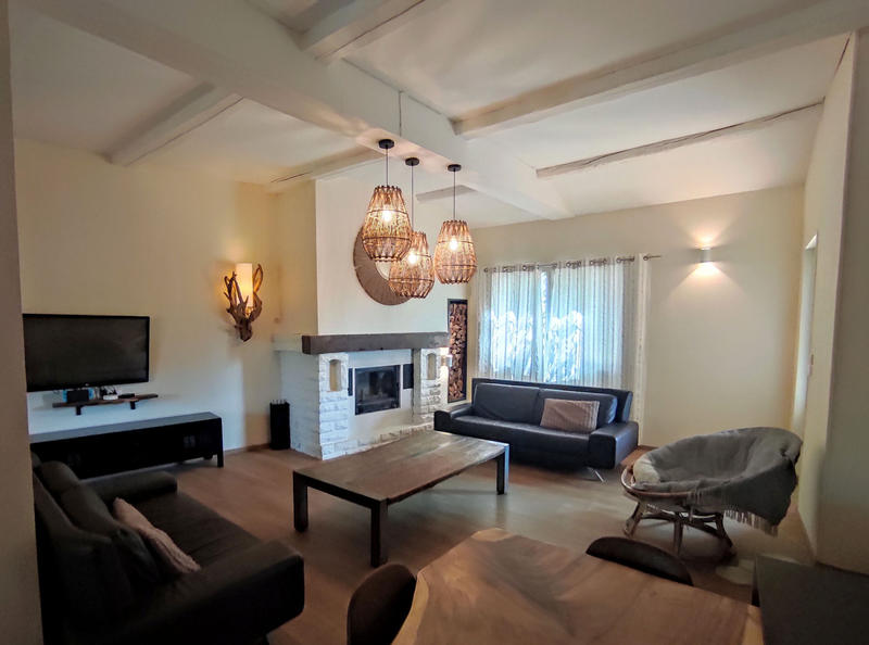 Maison - 270 m² - 11 pièces