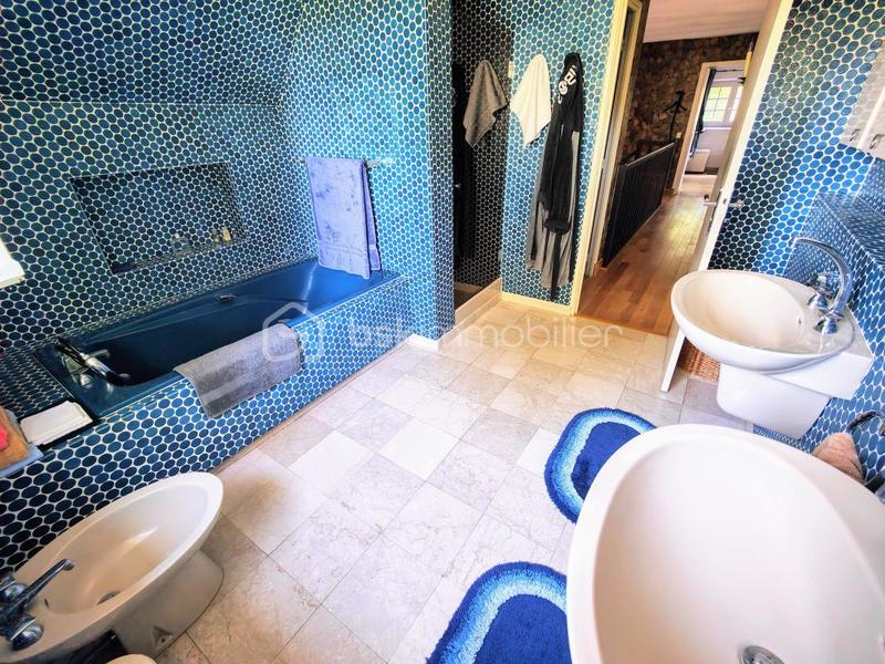 Maison - 170 m² - 7 pièces