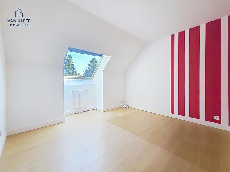 Villa - 176 m² - 6 pièces