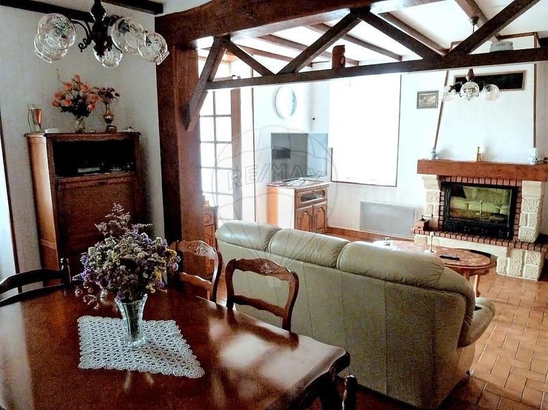 Maison en pierre - 102 m² - 6 pièces