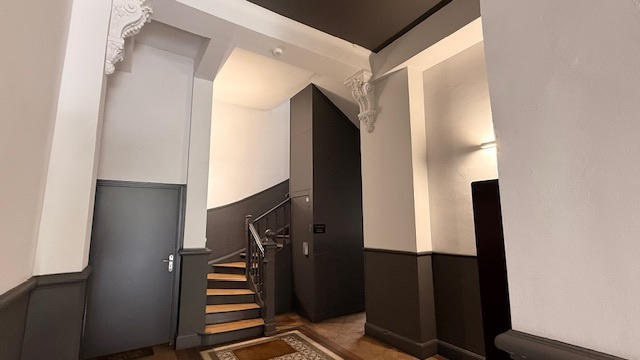 Appartement - 182 m² - 6 pièces