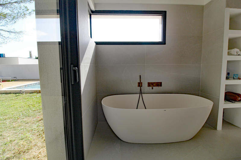 Maison - 230 m² - 7 pièces