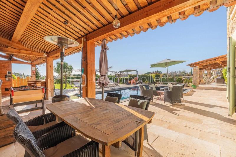 Mas - 284 m² - 6 pièces