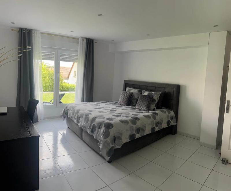 Maison - 266 m² - 7 pièces