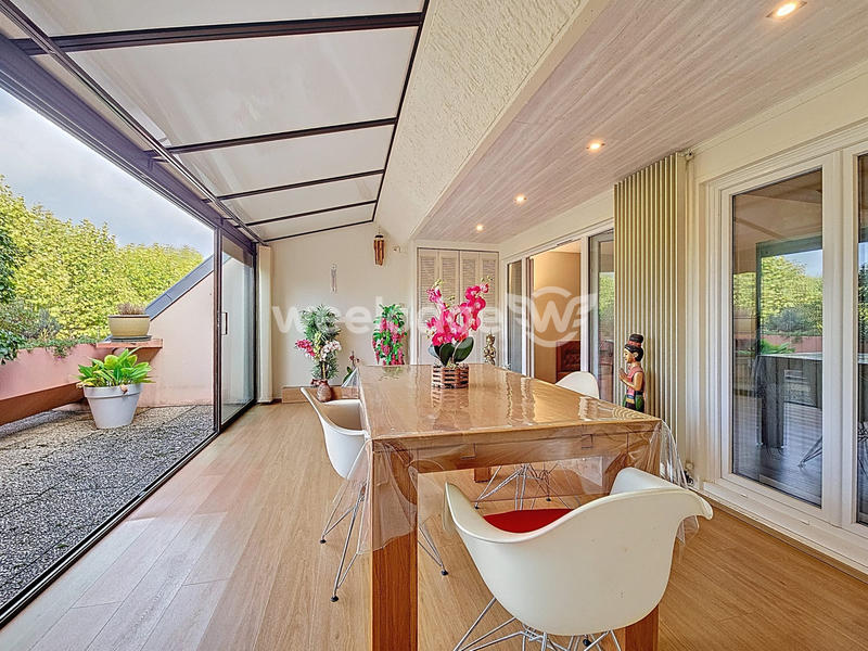 Appartement - 90 m² - 5 pièces