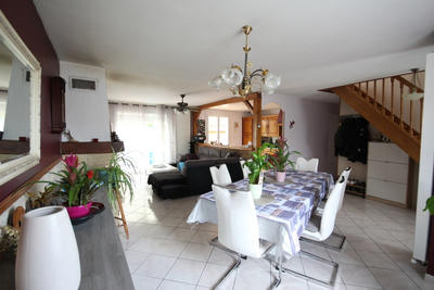 Maison - 136 m² - 6 pièces