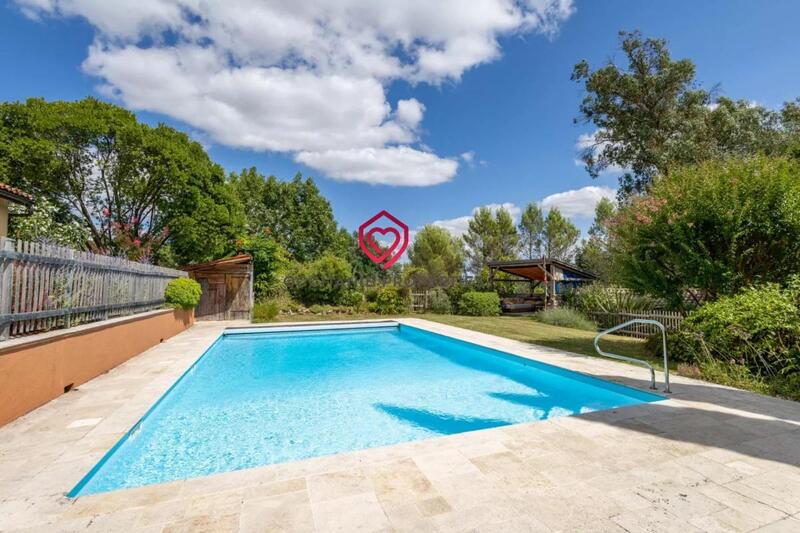 Demeure - 304 m² - 10 pièces