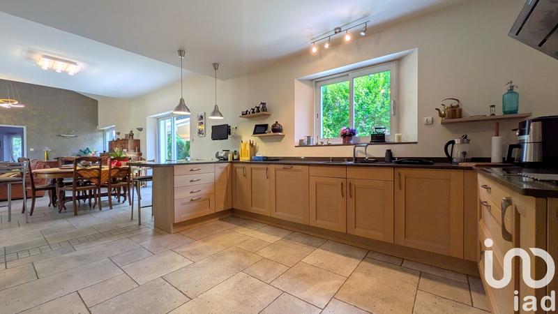 Maison - 218 m² - 6 pièces