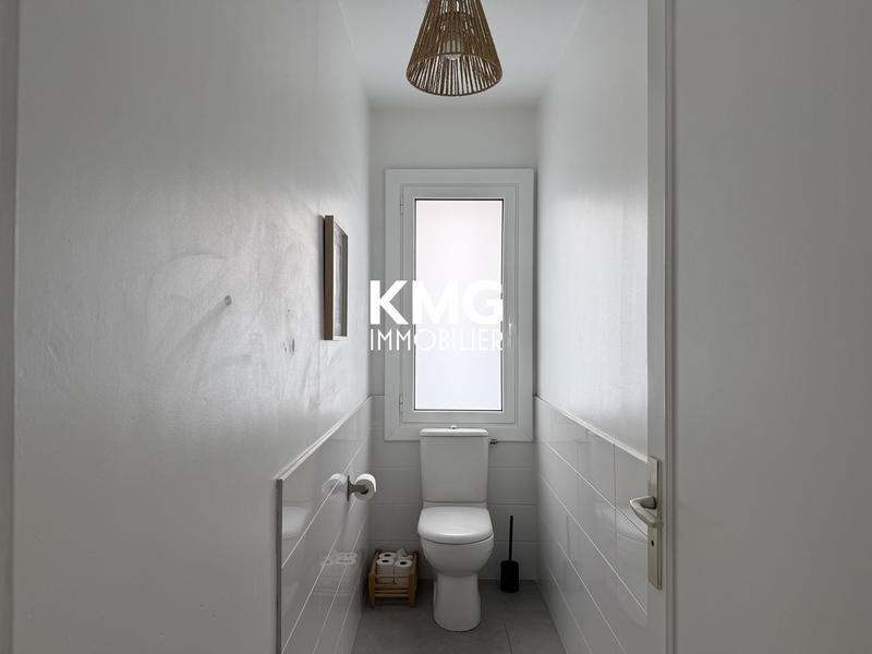 Maison traditionnelle - 210 m² - 9 pièces