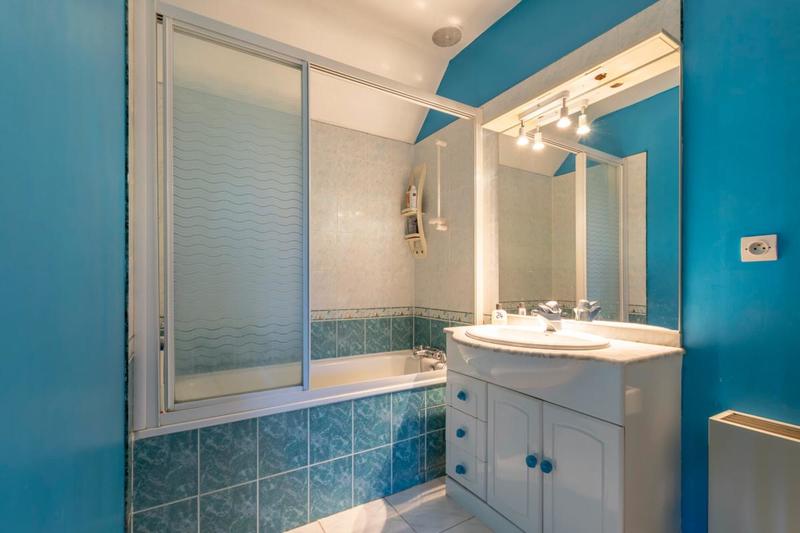 Maison - 202 m² - 8 pièces